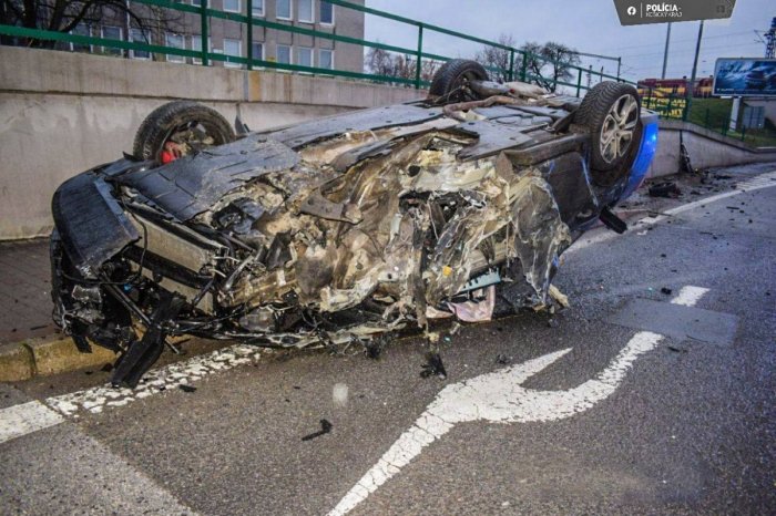 Ilustračný obrázok k článku FOTKY z Palackého hovoria za všetko: Jazda s alkoholom v krvi skončila ŠIALENOU nehodou