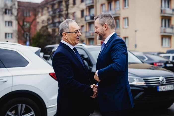 Ilustračný obrázok k článku Pellegrini vo Zvolene rokoval s Maňkom: Na pretrase boli aj PROBLÉMY v meste a okrese, FOTO