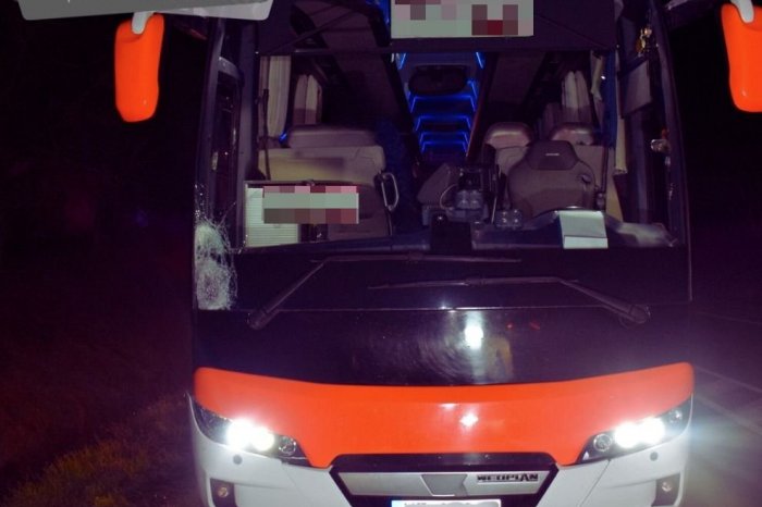 Ilustračný obrázok k článku TRAGICKÁ zrážka na ceste: Chodec mal vojsť do dráhy autobusu, FOTO