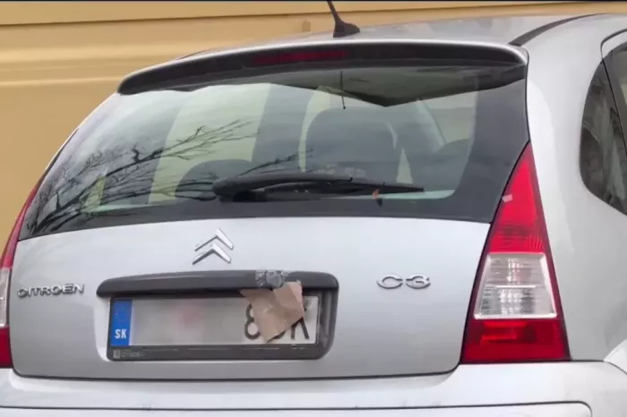 Ilustračný obrázok k článku KURIOZITA v Košiciach: Vodiči si prelepujú EČV, aby sa vyhli poplatkom za parkovanie