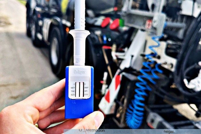 Ilustračný obrázok k článku Vodič nákladiaka ŠOKOVAL aj policajtov: NEUVERÍTE, s čím všetkým si sadol za volant, FOTO