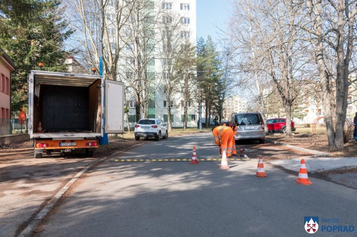 Ilustračný obrázok k článku Pozor na zmenu: Na Štúrovej ulici je SPOMALENÁ premávka, pribudol tam prah aj značenie