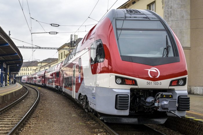 Ilustračný obrázok k článku Občiansky preukaz budete môcť nechať DOMA! Ten v MOBILE vám postačí aj na železniciach