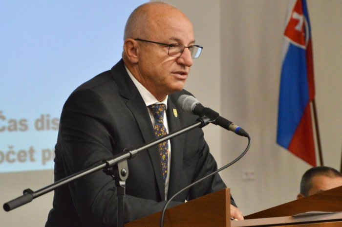 Ilustračný obrázok k článku Primátorovi Šale sa vyhrážali na sociálnej sieti SMRŤOU: Za jeho likvidáciu ponúkali peniaze!