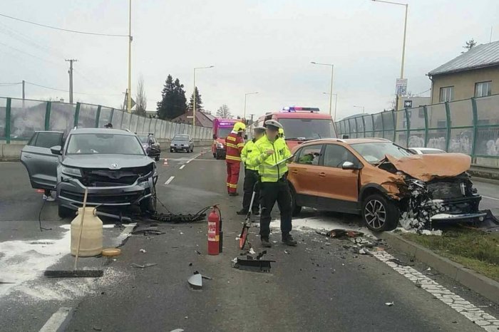 Ilustračný obrázok k článku Nestalo sa to tam prvýkrát: Pod Kalváriou v Prešove došlo k desivej zrážke áut