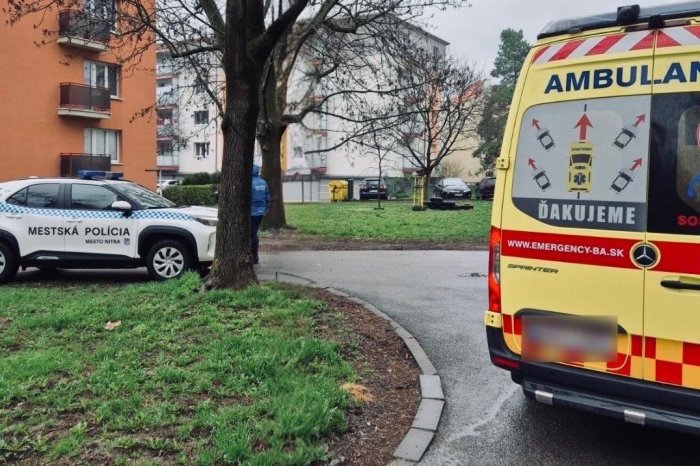 Ilustračný obrázok k článku Chcem sa OBESIŤ, šokoval mestských policajtov muž! ZACHRÁNILI ho v hodine dvanástej