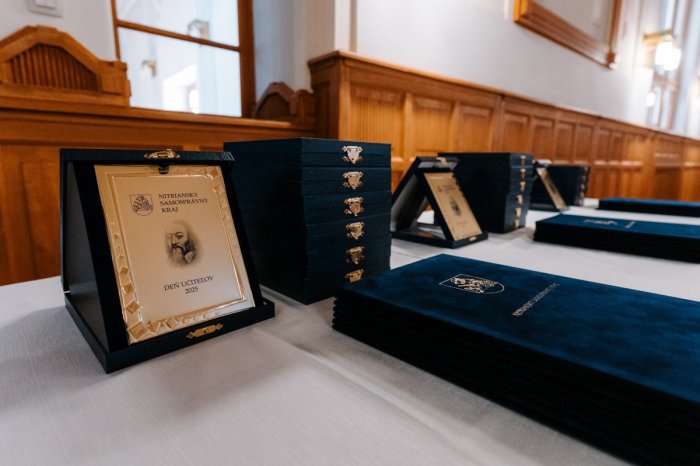 Ilustračný obrázok k článku Župa si pripomenula Deň UČITEĽOV: Ocenila 25 stredoškolských PEDAGÓGOV