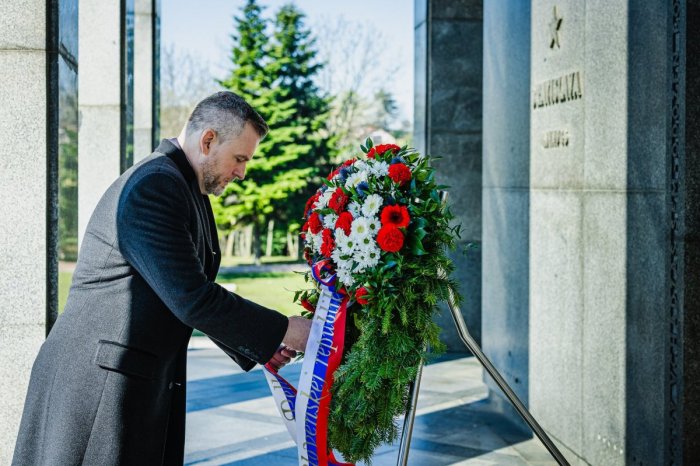 Ilustračný obrázok k článku Prezident si pripomenul 80. výročie oslobodenia Bratislavy: Uctil si ho na Slavíne, FOTO