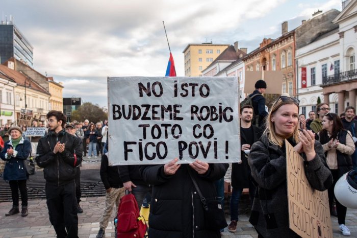 Ilustračný obrázok k článku NESPOKOJNÍ ľudia opäť vyjdú do ulíc: Na celom Slovensku budú protesty proti OŽOBRAČOVANIU