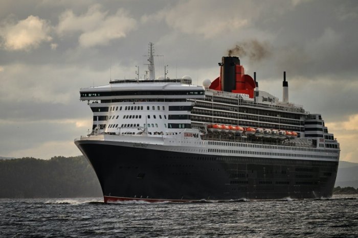 Ilustračný obrázok k článku Na luxusnej lodi Queen Mary 2 sa šíri NÁKAZA! Ľudia trpia silnými hnačkami a zvracaním