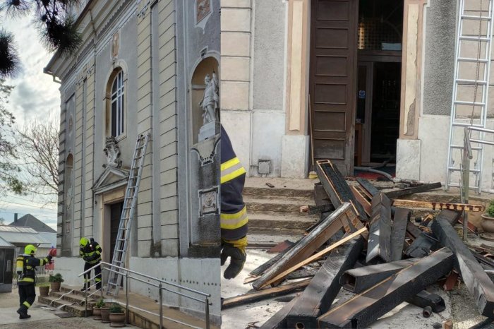 Ilustračný obrázok k článku MIMORIADNY zásah hasičov: Plamene zachvátili kostol! FOTO