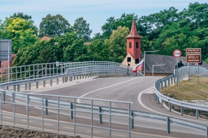 Ilustračný obrázok k článku Slintačka a krívačka UZATVORILA 3 hraničné priechody v našom KRAJI!