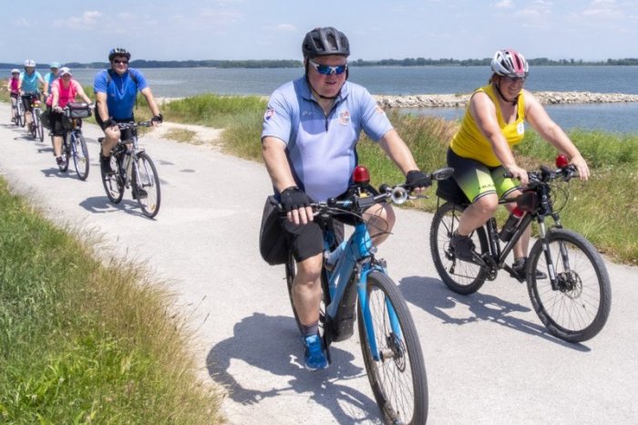Ilustračný obrázok k článku Radi bicyklujete? Poďte na CYKLOPÚŤ! Pred štartom všetkým požehná BISKUP