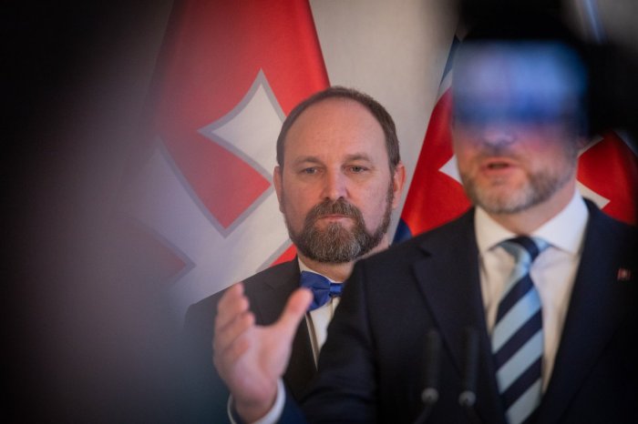 Ilustračný obrázok k článku Viskupič, primátori a starostovia napísali LIST Ficovi! Ide o zakopávanie UTRATENÉHO dobytka