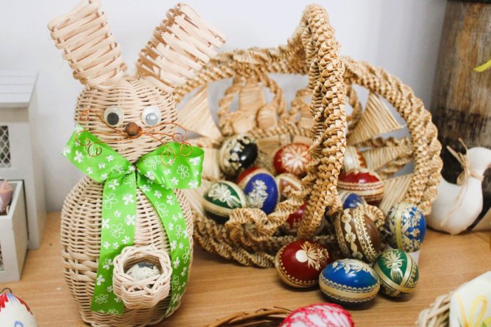 Ilustračný obrázok k článku Neviete, ako ozdobiť KRASLICE? Inšpirujte sa na VÝSTAVE v nitrianskej knižnici, FOTO