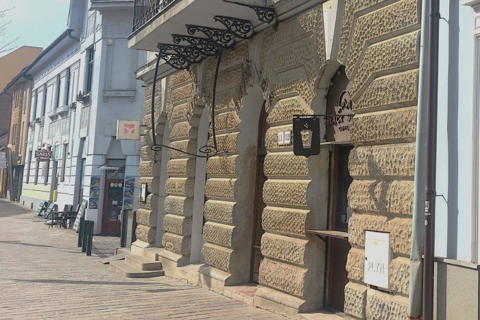 Ilustračný obrázok k článku Už celé týždne majú ZATVORENÉ: Čo sa stalo s priestorom obľúbenej prešovskej kaviarne?