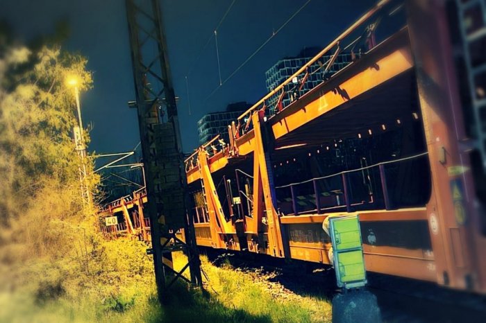 Ilustračný obrázok k článku Nočná TRAGÉDIA: Muž vošiel do dráhy vlaku, na mieste ZOMREL