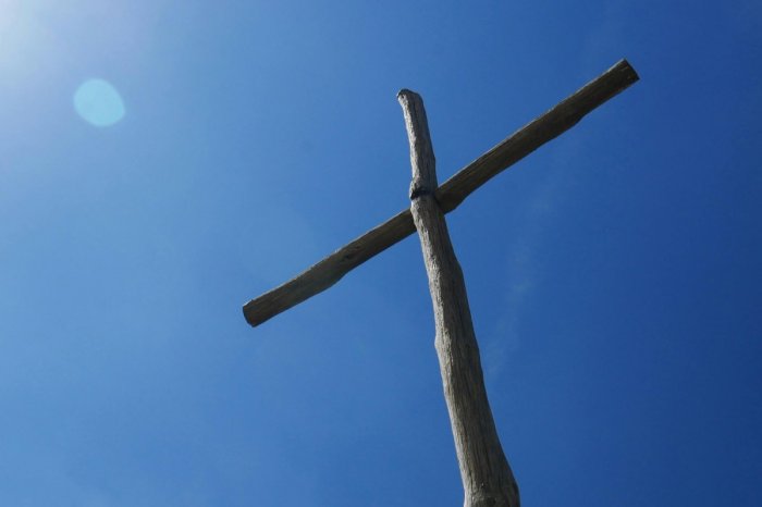 Ilustračný obrázok k článku Trnavu čaká tradičné podujatie: Veriaci ponesú na Veľký piatok cez mesto drevené kríže