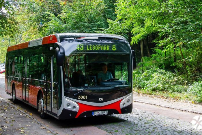 Ilustračný obrázok k článku Aby vás počas Veľkej noci nič neprekvapilo: POZOR! DPB upraví cestovné poriadky