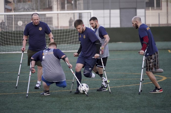 Ilustračný obrázok k článku Vo vojne prišli o nohy, našli nový zmysel života: V Charkove pre nich vznikol FUTBALOVÝ klub