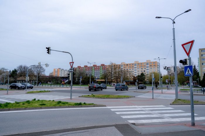 Ilustračný obrázok k článku Vodiči sa musia prispôsobiť: V Košiciach dôjde k ZMENE režimu svetelnej signalizácie