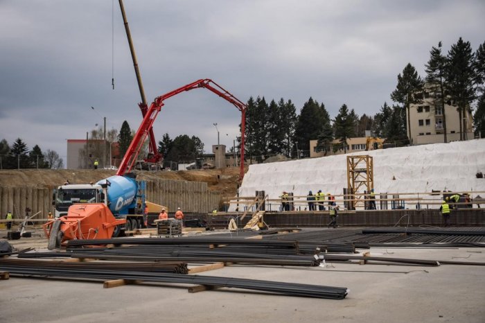 Ilustračný obrázok k článku Fico o prešovskej nemocnici za 600 miliónov eur: Teším sa, že nevzniká ŽIADNE oneskorenie