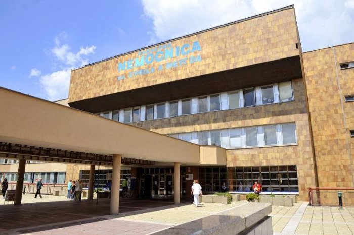 Ilustračný obrázok k článku V jednej z bratislavských nemocníc vytiahol muž na personál MEČ!