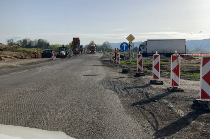 Ilustračný obrázok k článku OBMEDZENIA medzi Bystricou a Zvolenom: Z dôvodu výstavby UZATVORILI časť cesty