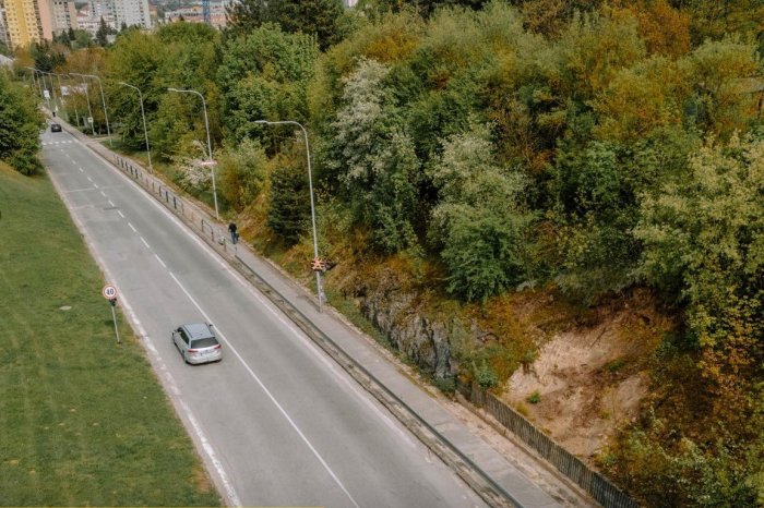 Ilustračný obrázok k článku Župa už spevňuje podmočený SVAH: Bude to STÁŤ viac ako 218-TISÍC eur