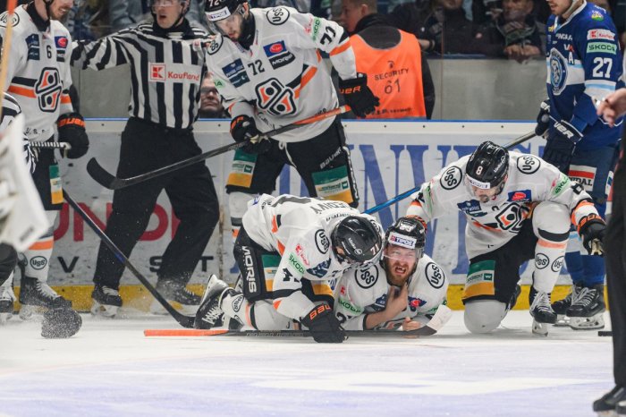 Ilustračný obrázok k článku Hokejisti stratili náskok 3:1 na zápasy: O titule sa rozhodne v Košiciach v 7. zápase!