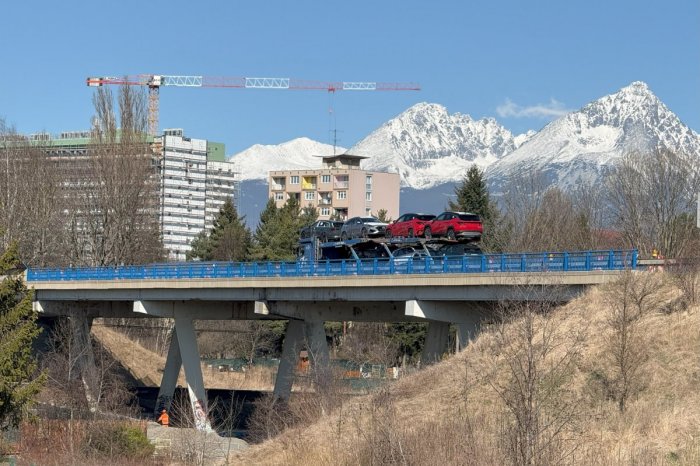 Ilustračný obrázok k článku Most pri popradskej nemocnici uzavrú od UTORKA: Dopravu presmerujú na Levočskú