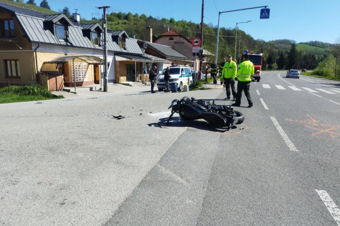 Ilustračný obrázok k článku Víťaz SuperStar skončil v nemocnici: Známy slovenský spevák mal NEHODU na motorke, FOTO