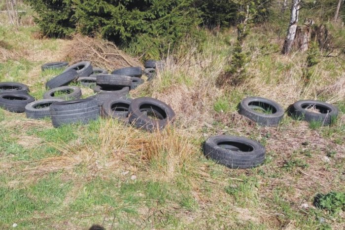 Ilustračný obrázok k článku To snáď nie: V Tatranskom národnom parku niekto vyhodil MNOŽSTVO starých pneumatík
