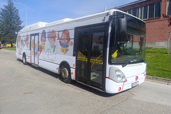 Ilustračný obrázok k článku ŠPECIÁLNY autobus prebudí FANTÁZIU: Farbami ho premenia na JEDINEČNÉ umelecké dielo