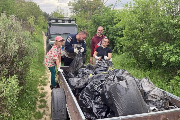 Ilustračný obrázok k článku Dobrovoľníci čistili ZOBOR: Prírodu odľahčili o 480 KÍL ODPADU