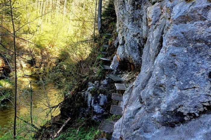 Ilustračný obrázok k článku Sezóna sa oficiálne ešte len začne: No už teraz zažíva Slovenský raj NÁPOR turistov