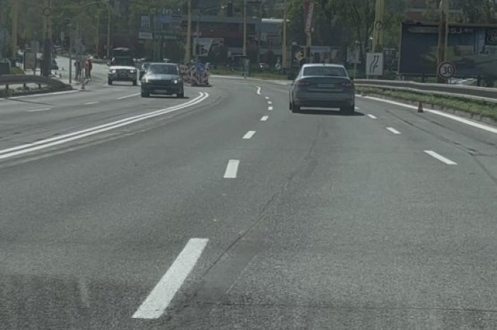 Ilustračný obrázok k článku Ďalšia košická ABSURDITA: To vážne sú dopravné čiary namaľované TAKTO?! FOTO