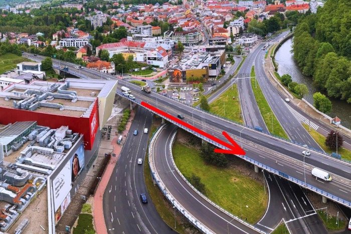 Ilustračný obrázok k článku Polícia UPOZORNILA vodičov: Došlo k čiastočnej UZÁVIERKE cesty R1