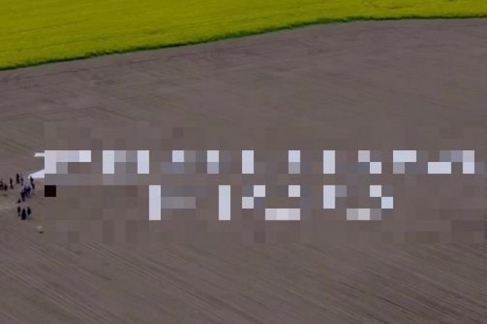 Ilustračný obrázok k článku Pred odletom Fica do Moskvy sa činili AKTIVISTI: Rozprestreli 70-metrový nápis, VIDEO a FOTO