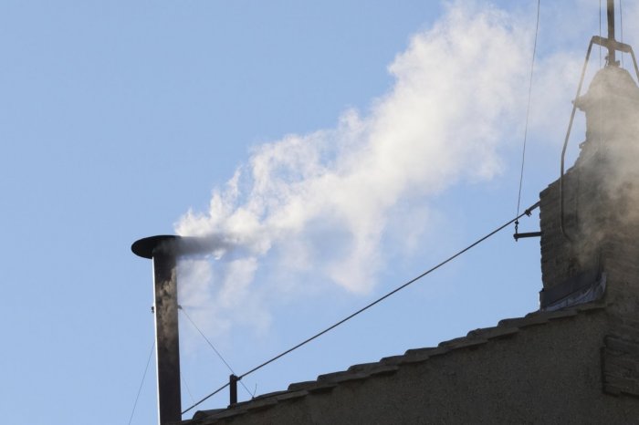 Ilustračný obrázok k článku Zo Sixtínskej kaplnky stúpa biely dym: Máme nového PÁPEŽA! FOTO