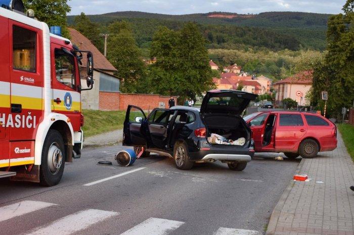 Ilustračný obrázok k článku Nadrogovaný a OPITÝ si sadol za VOLANT: Spôsobil NEHODU! FOTO