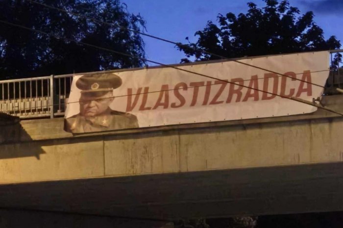 Ilustračný obrázok k článku VLASTIZRADCA Fico: V Košiciach visel transparent s premiérom vo vojenskej uniforme