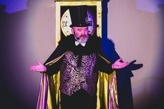 Ilustračný obrázok k článku Herec a verklikár BUDE čítať v KNIŽNICI: Ivan Gontko prinesie Jarné čítanie