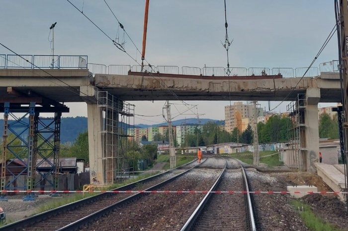 Ilustračný obrázok k článku MIMORIADNE: Železničnú dopravu v úseku Poprad - Vydrník prerušili pre POŠKODENIE mosta