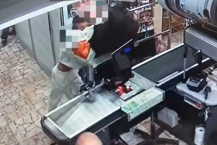 Ilustračný obrázok k článku Šialené, čo sa deje v Petržalke: Dva dni, dve NAPADNUTIA SBS-kára v obchode!