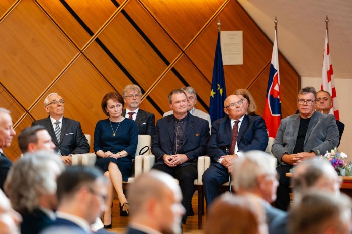 Ilustračný obrázok k článku NAJVYŠSIE ocenenia mesta sú rozdané: Ušli sa ŠIESTIM osobnostiam a TROM kolektívom