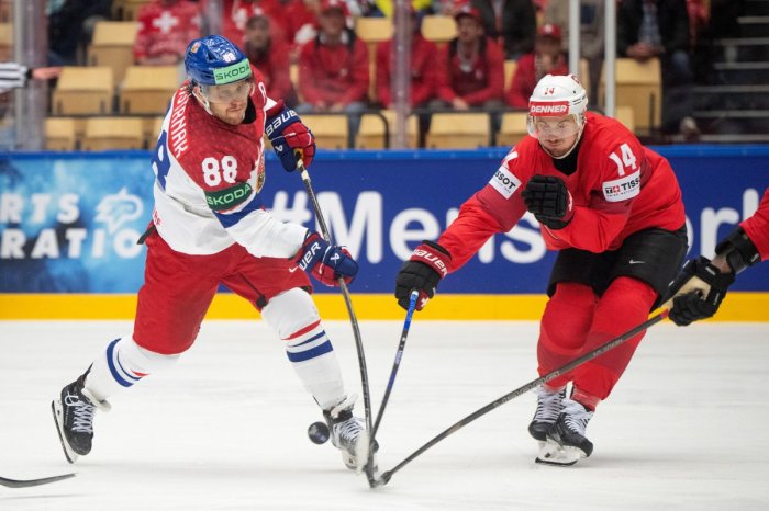 Ilustračný obrázok k článku Hokejové majstrovstvá čelia PROBLÉMOM! Prázdne tribúny! A ľad? Jedna KATASTROFA