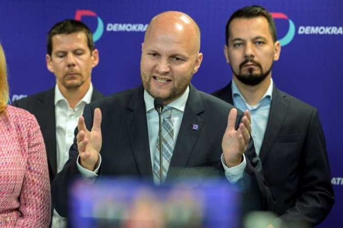 Ilustračný obrázok k článku Demokrati podávajú trestné oznámenia na premiéra Roberta Fica