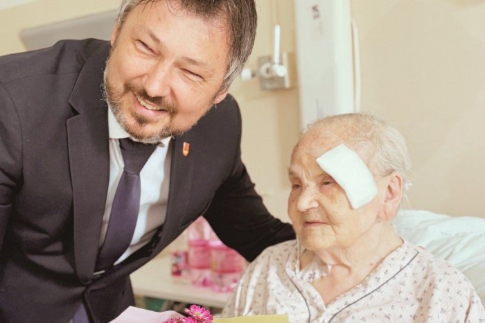 Ilustračný obrázok k článku Úctyhodný vek košickej seniorky: Dožila sa krásnych 100 rokov, stále srší optimizmom