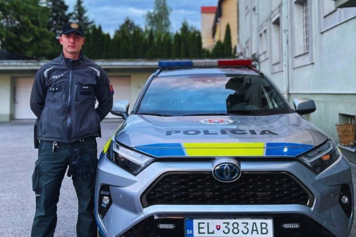 Ilustračný obrázok k článku HRDINSKÝ čin policajta v čase voľna: Jakub BOJOVAL o život susedy vo VÁŽNOM stave